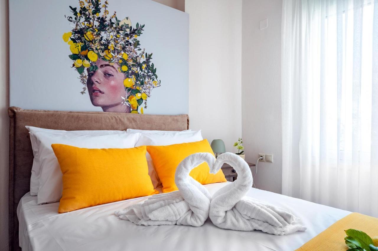 Luxury Town Center Suite Apt A2 イラクリオン エクステリア 写真