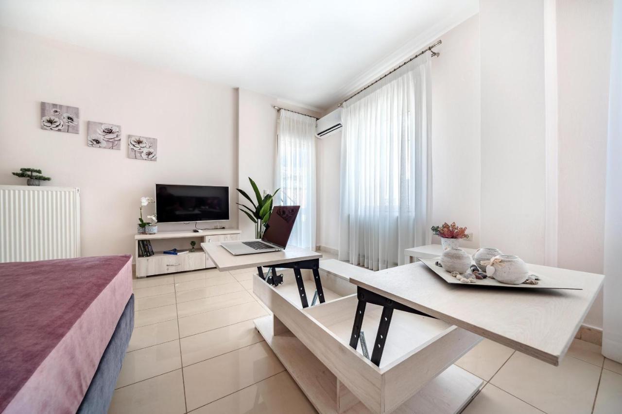 Luxury Town Center Suite Apt A2 イラクリオン エクステリア 写真